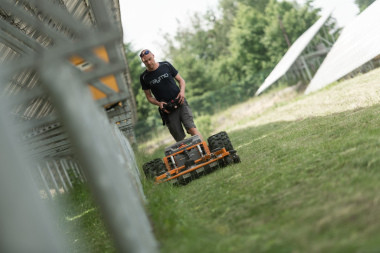 [solar-power-plant-mower-8.jpeg]